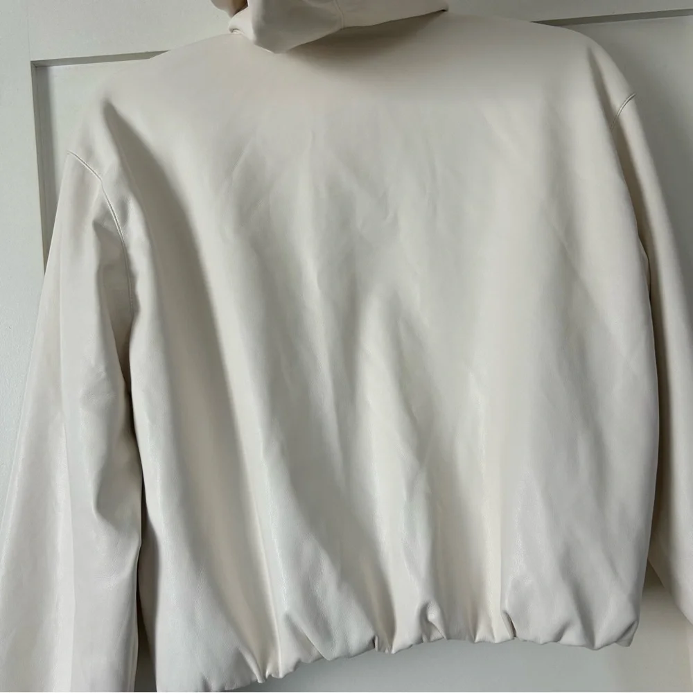 Alo Yoga Faux Leather Power Hour Full Zip Cropped Jacket Ivory Size Small